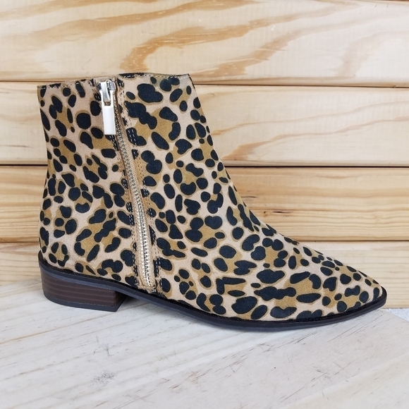 Sole Society 6 US Cadyna Suede Leopard Ankle Bootie Boot Block Heel Side Zip NEW - Picture 1 of 10